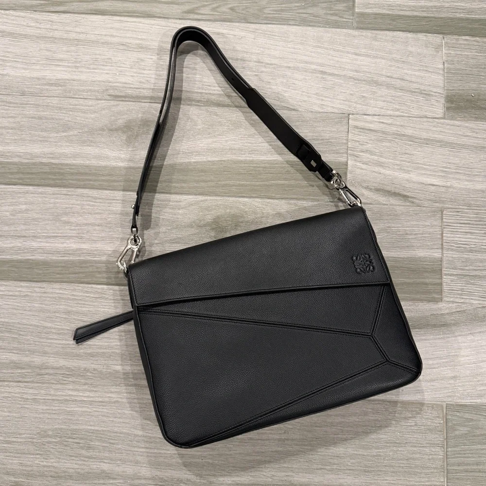 Loewe Puzzle Black Messenger Bag